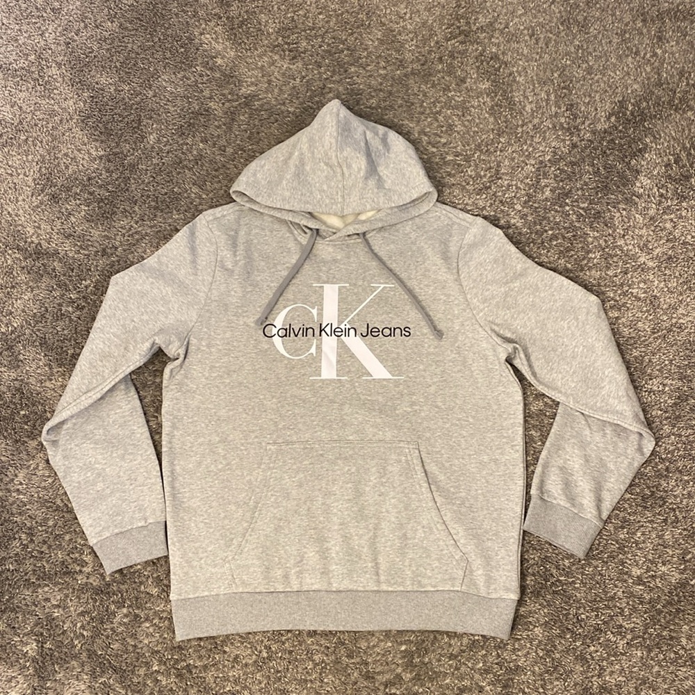 Men’s Gray Calvin Klein Logo Pullover Hoodie Size Medium NWT